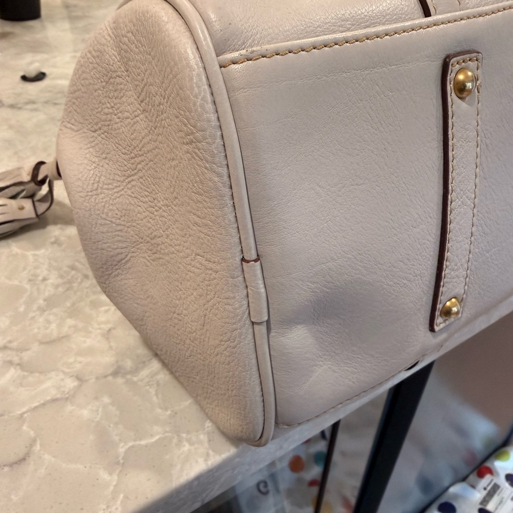 Dooney and BOURKE Florentine large ECRU satchel - Picture 7 of 13